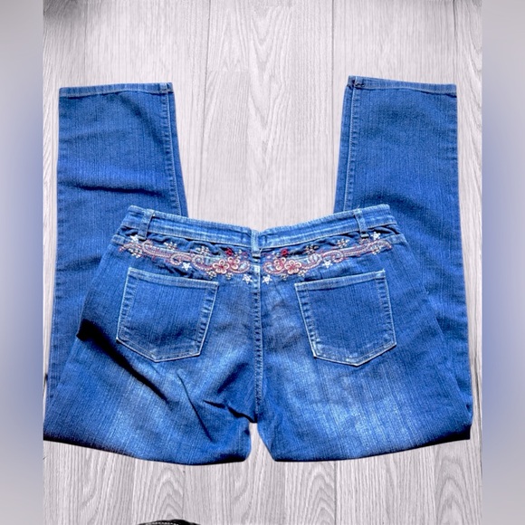 VINTAGE DKNY Women’s Embroidered Straight Leg Denim Jeans - Picture 3 of 10